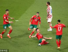 平博官网-绿茵神话从保级队出道横扫足坛妖火大师